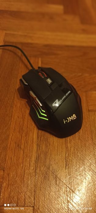 компютър DELL и клавиатура и мишка и микрофон и камера