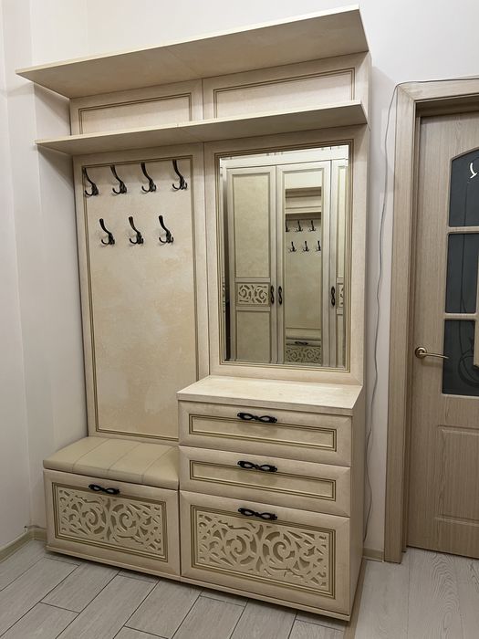 Продам прихожую продам