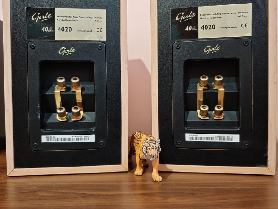 Galé 4020 ! Boxe monitoare audiofile. Sunet fin, englezesc. Preț fix !