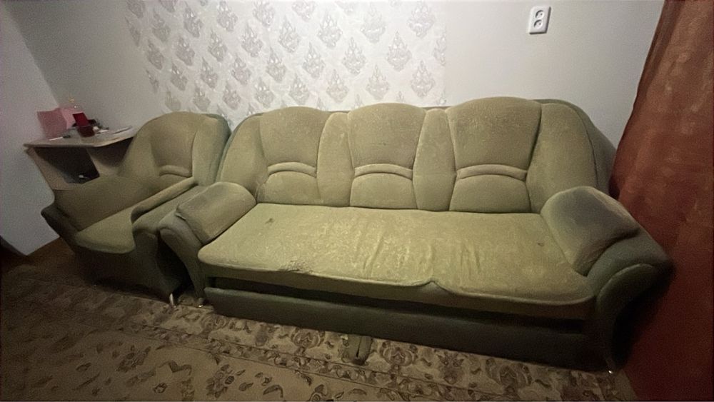 Срочно Отдам даром диван с креслом