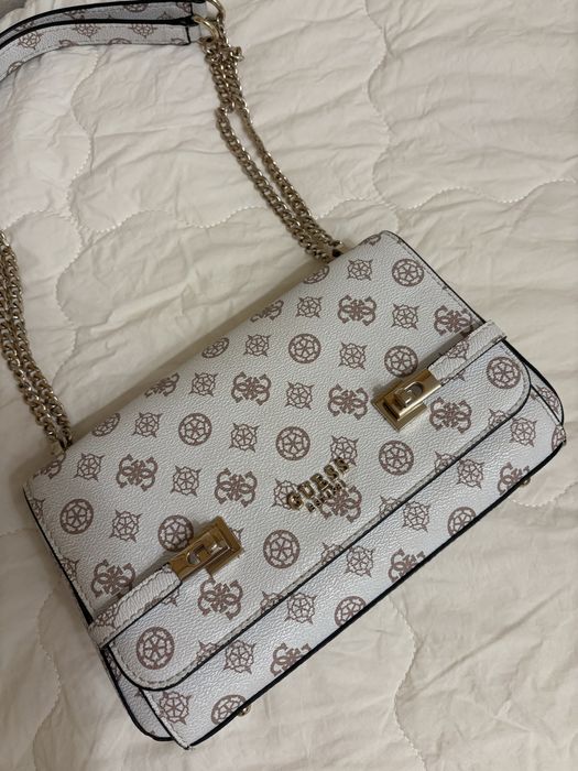 Дамска чанта Guess