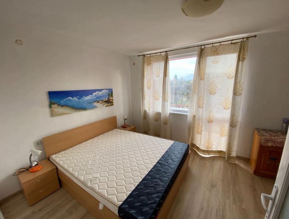 Дава се под наем Къща в Банкя - 1 кв.м за 977.16 € - Снимка #2