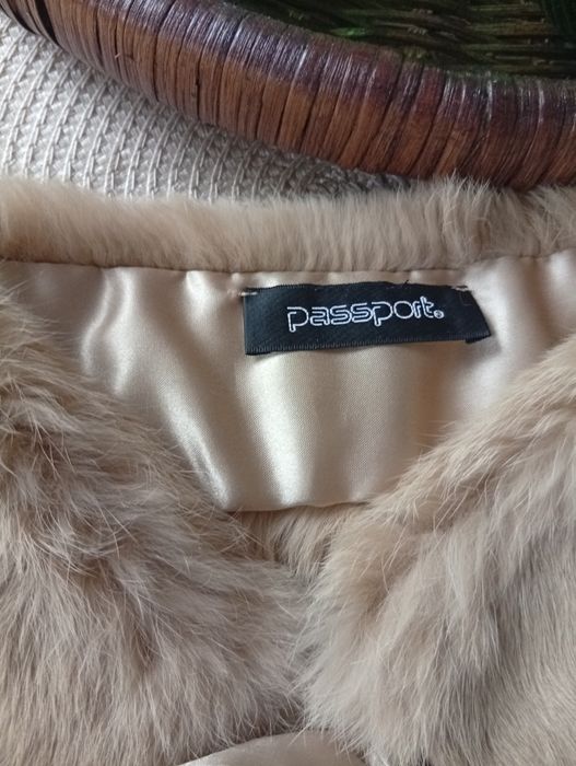 Яка от естествена заешка кожа