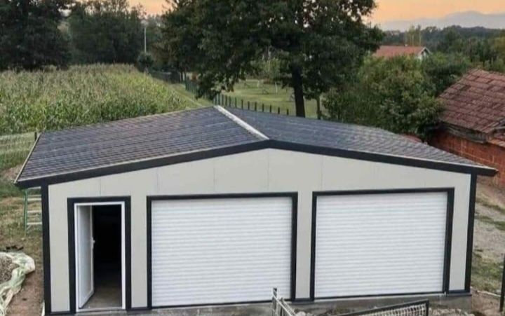 Garaje auto pe structura metalica învelite cu panouri Sandwich termoiz