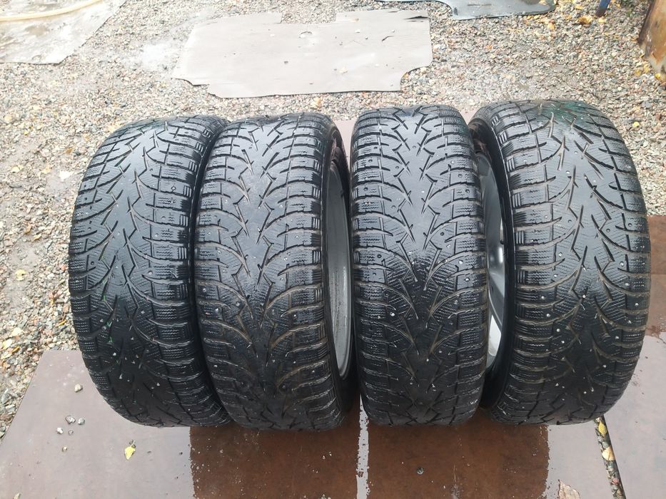 Продам комплект резины 235/55/18