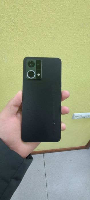 Oppo Reno7 yengi