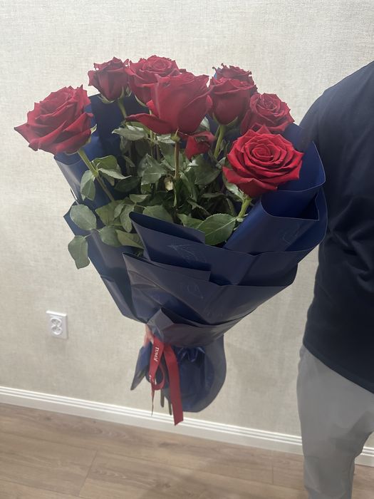 Цветы свежие……..