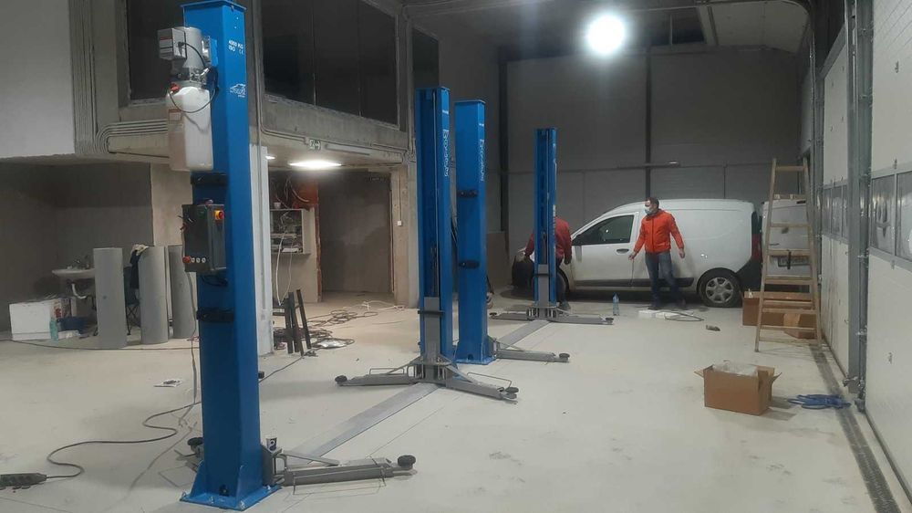 Подемник 4.0t WOLFE Premium line ел.магнитно отключване.ЛИЗИНГ