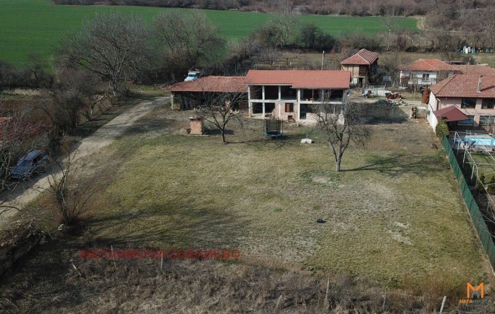 Продажба Къща гр. Севлиево - с. Кормянско 143m² и двор 1300m²