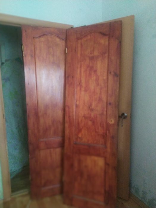 Продам двери деревянные