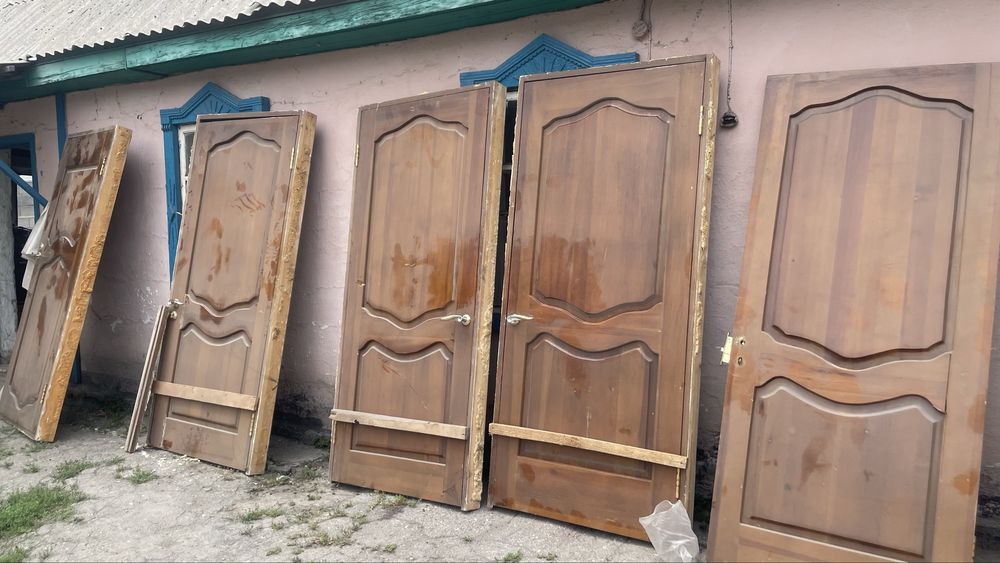 Продам двери межкомнатные