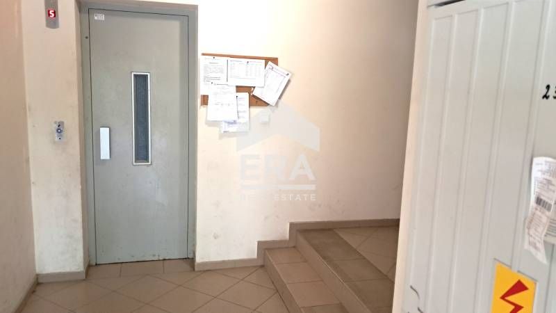 Дава се под наем Двустаен апартамент в Варна, Цветен квартал - 55 кв.м за 358 € - Снимка #10