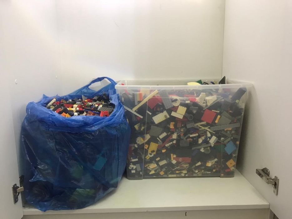 продам 150литров оригинального лего