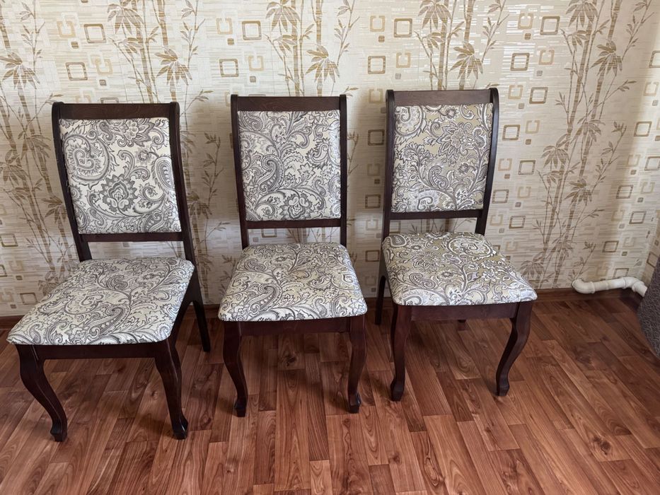 Продам Стулья 6 штук