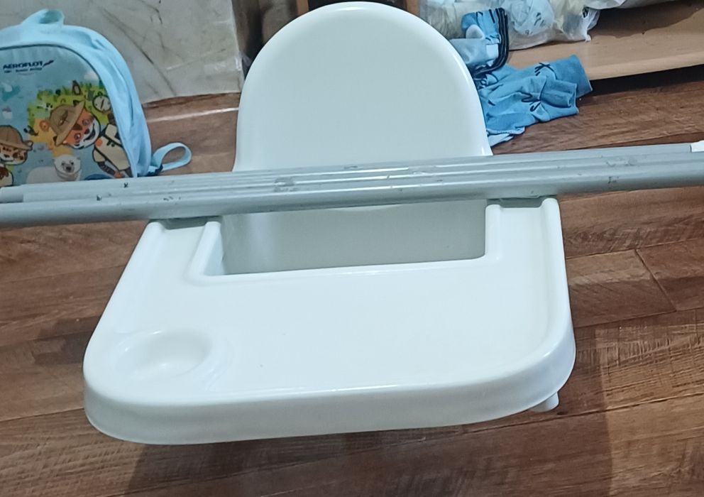 Продам столик для кормления