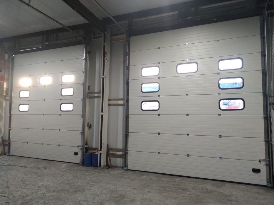 Секционные ворота