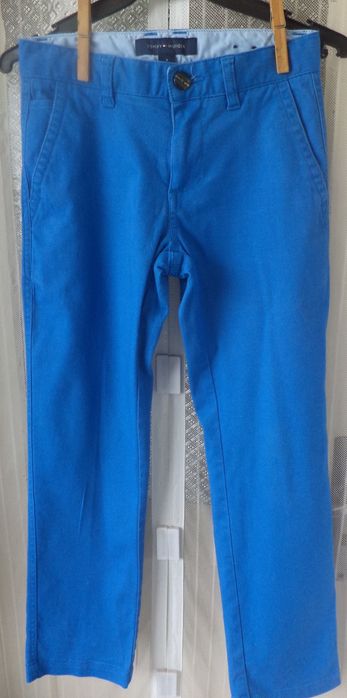 Лотове Tommy Hilfiger, Lévis , Zara