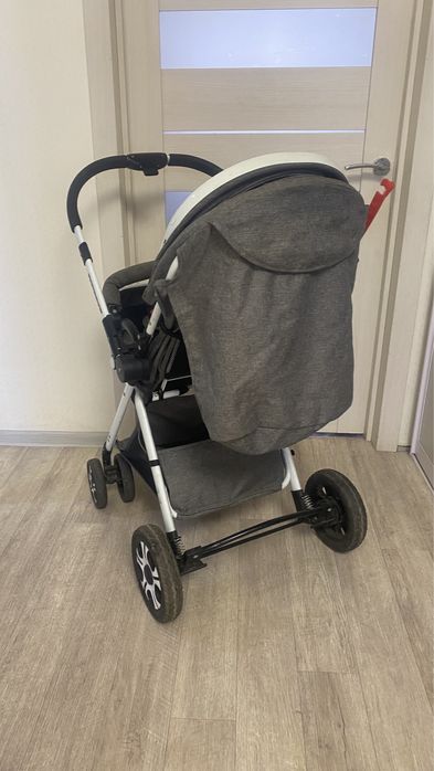 Продам коляску с перекидной ручкой