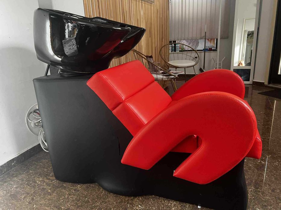 Измивна колона с кресло – фризьорска (червена еко кожа)
