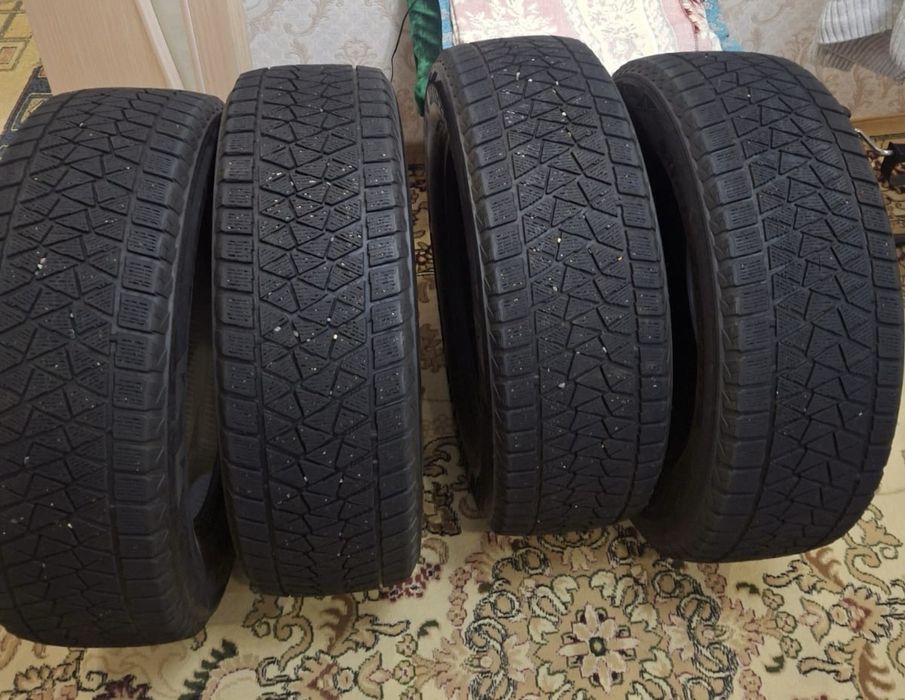 Зимние шины Bridgestone
