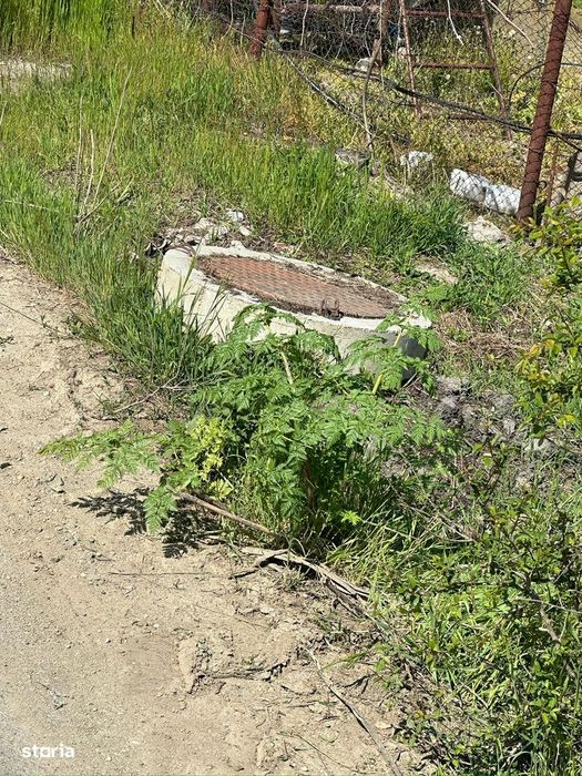 Intravilan IșalnițaApă și canal,posibilitate de c.electric și gaz