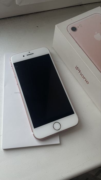 Продам Айфон 7 (32) Roze gold