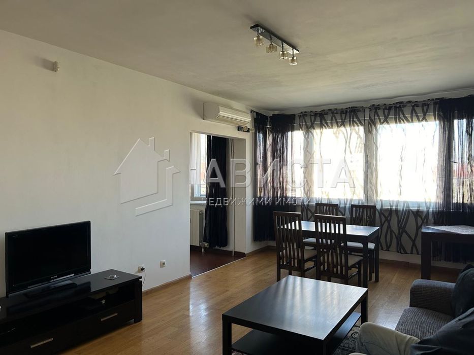 Дава се под наем Тристаен апартамент в София, Център - 120 кв.м за 1020 € - Снимка #1