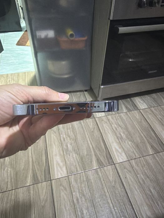 Продам Айфон 13про макс