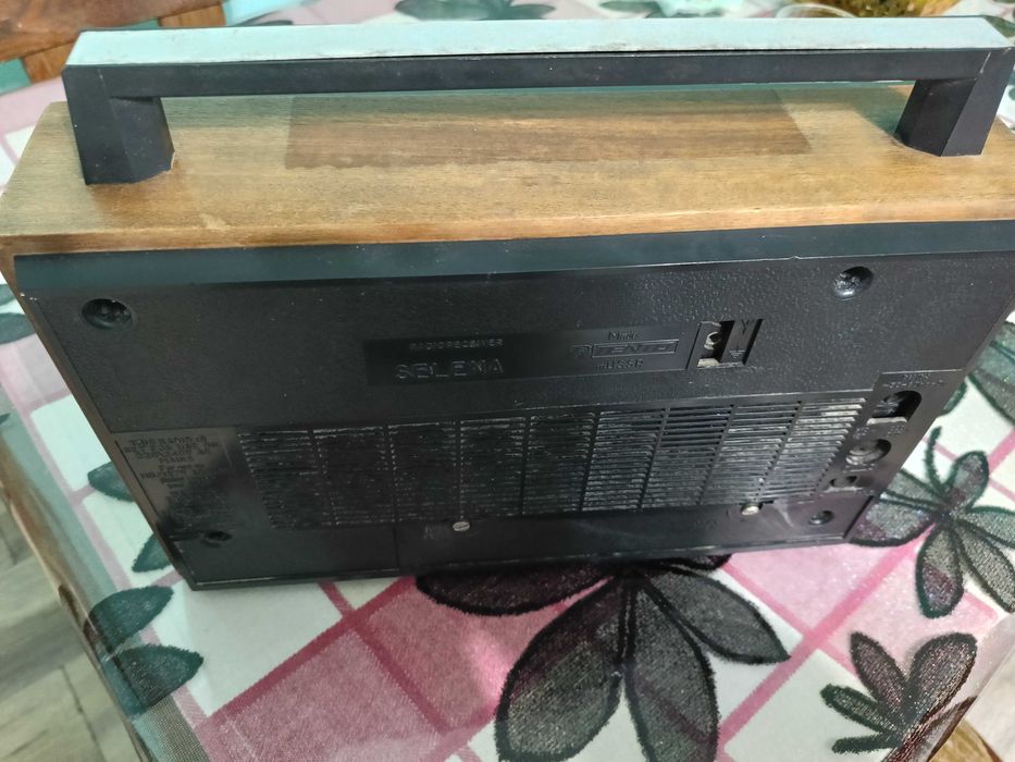 Vind radio vechi Selena b 211