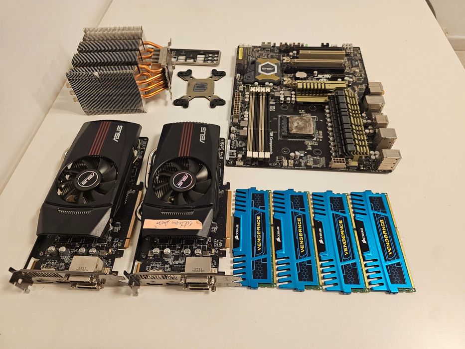 Componente PC AMD FX / Corsair DDR3 / HD 6850 / Sabertooth 990FX – și separat