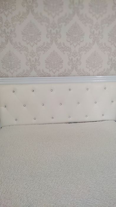 Продам двухспальную кровать