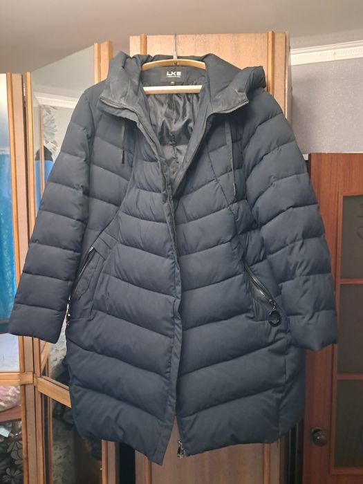 Продам женску зимнию куртку