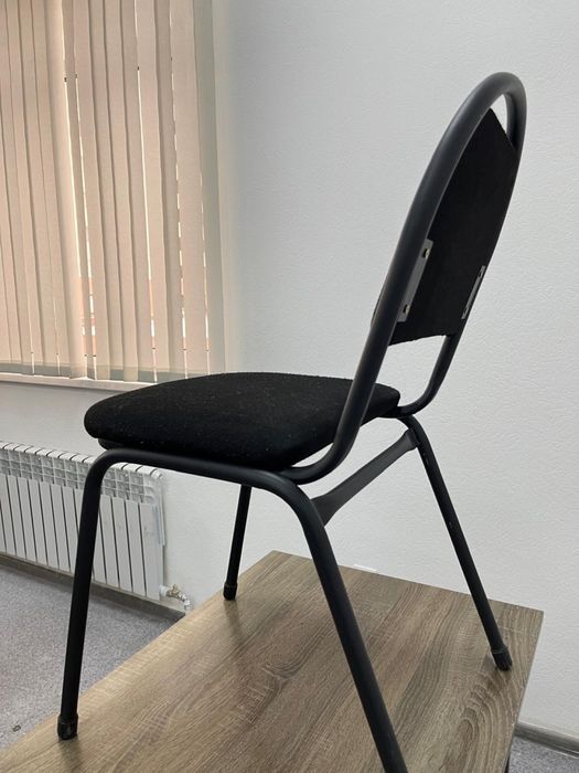 Продается стол (парта) и стулья