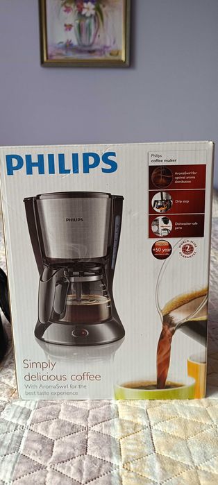Продавам шварц кафемашина Philips Daily Collection HD7435/20