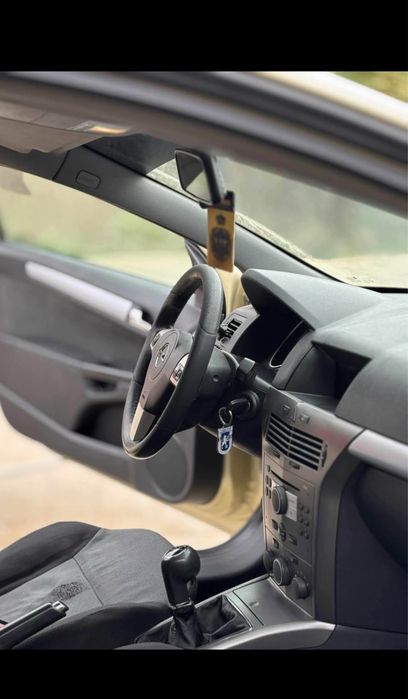 Opel astra h gtc