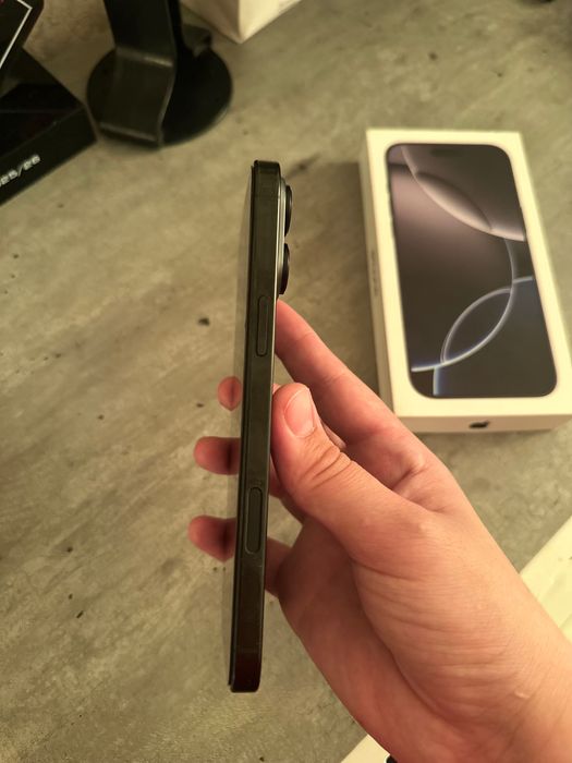 iPhone 16 Pro Max