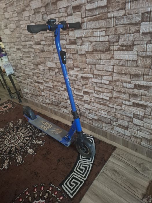 De vânzare trotineta electrica sky rider folosita