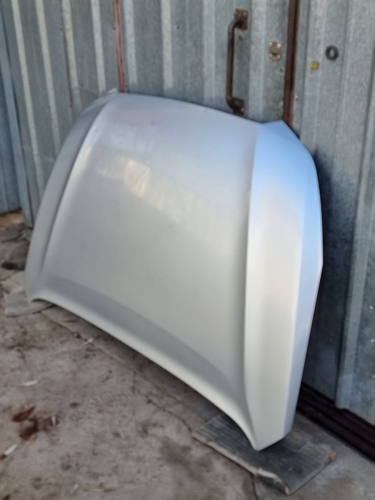 Капот на  Subaru Outback BR.