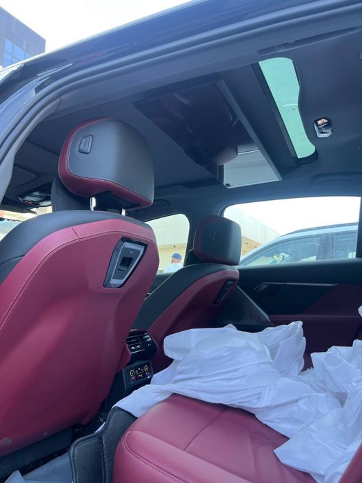 BMW i5 40L 2025 yil
