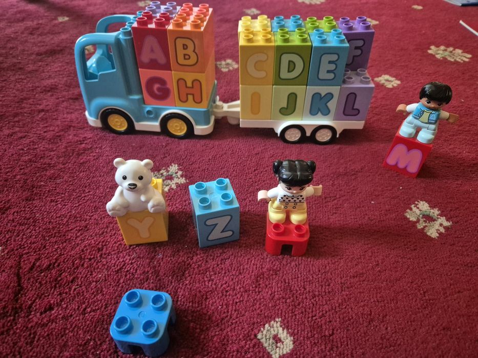 Lego duplo camion cu litere.
