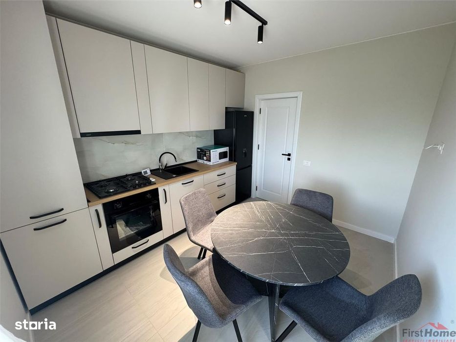 Apartament 2 cam, bloc nou, etaj 1, central, parcare, prima inchiriere