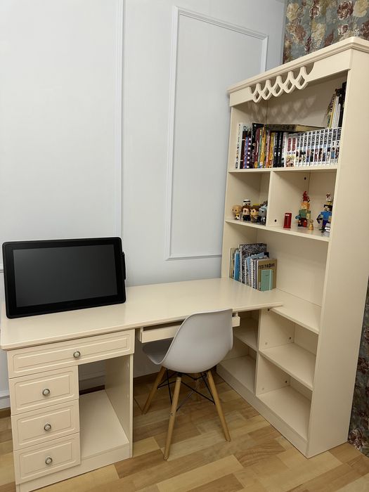 Спальный гарнитур с рабочей зоной