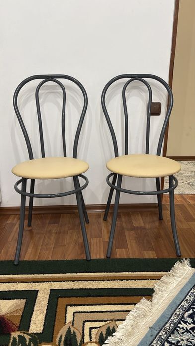 Стулья прочные 2 шт