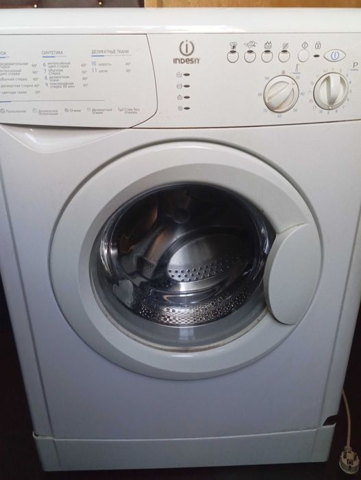 Стиральные машины Indesit WISL 92 и WIUN32