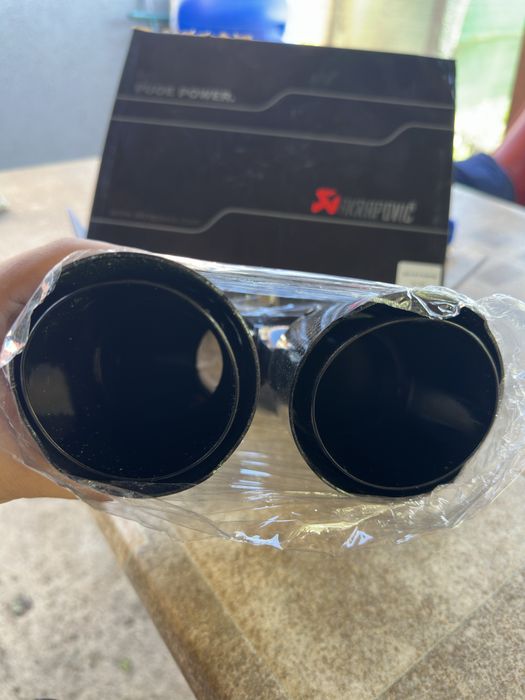 Vand Tips Dublu Akrapovic