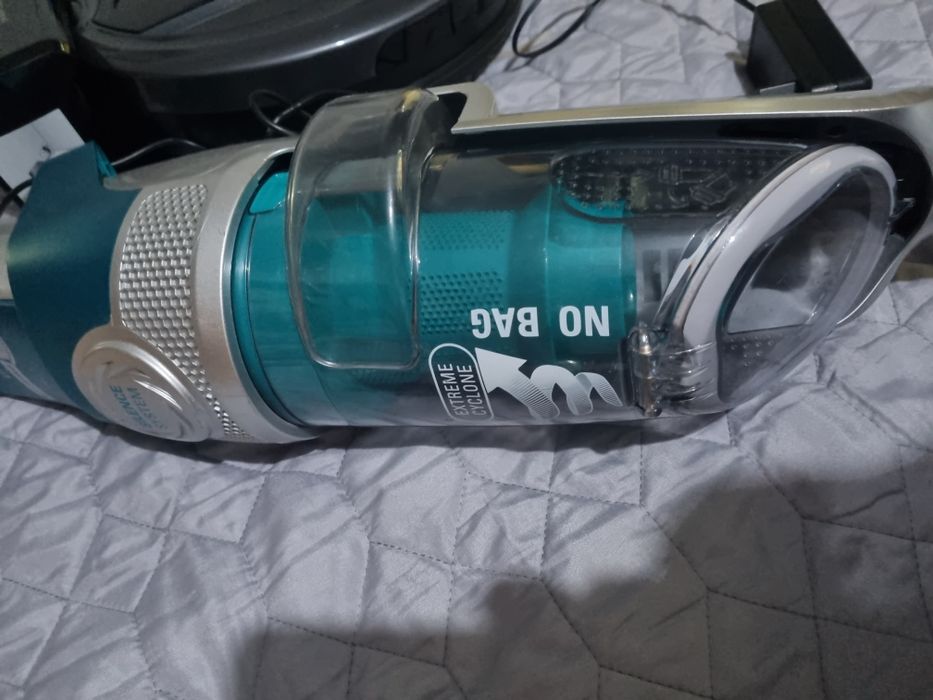 Aspirator vertical cu perie motorizata și robot Rowenta