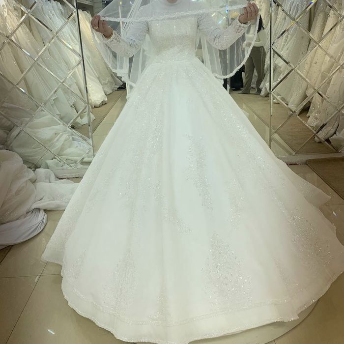 Продается свадебные платья