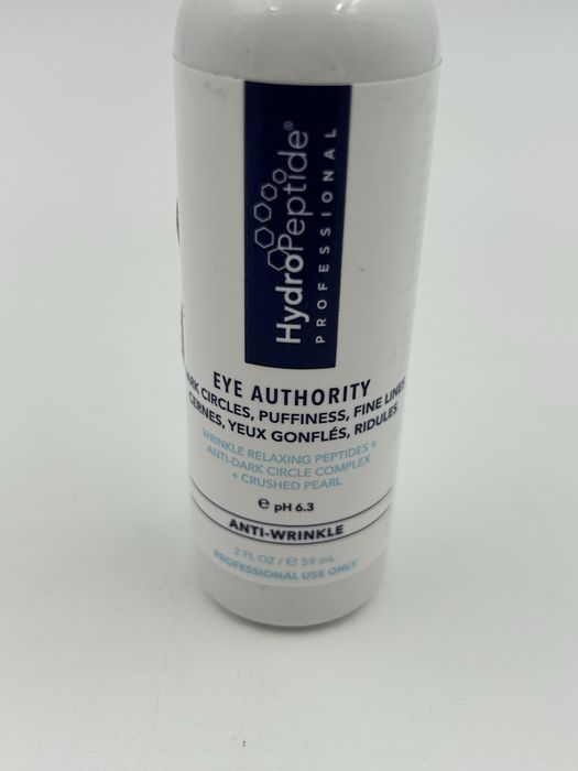 Околоочна грижа HydroPeptide Eye Authority.