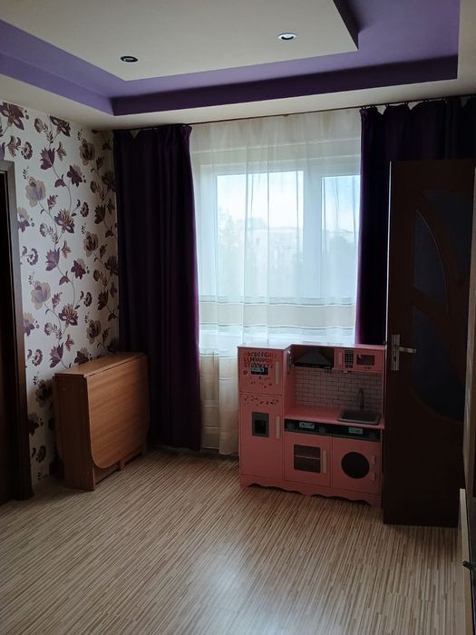 Inchiriez apartament Valea Rosie