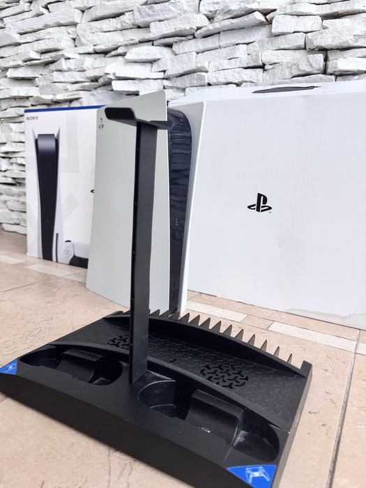 PLAYSTATION 5 в отлично състояние
